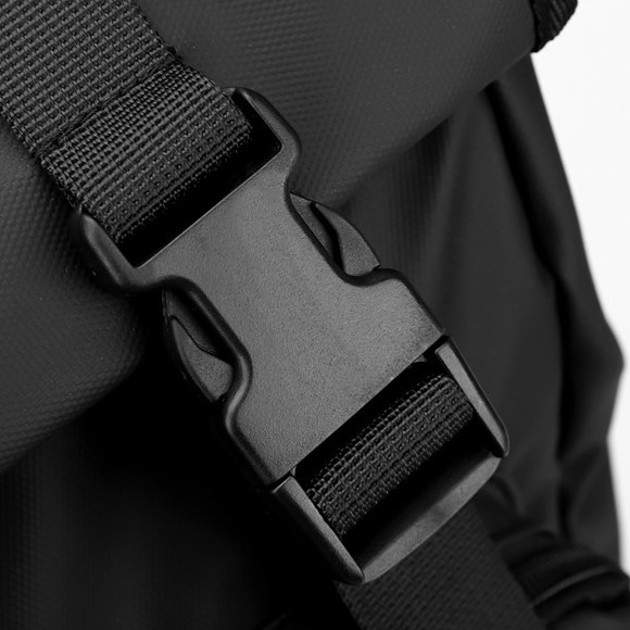 4 backpack with snap button