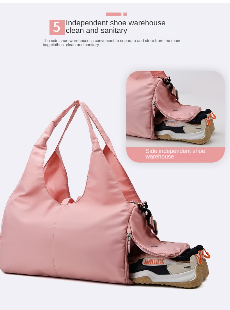 3. Independent side zippered compartment